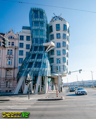 Пьяный дом в Праге фото